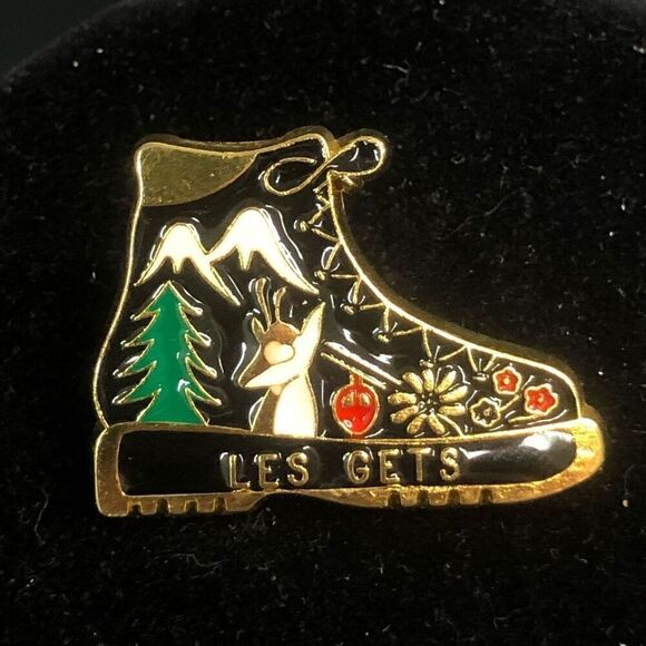les gets france boot pin travel tourist  souvenir voyage touristique - Picture 1 of 6